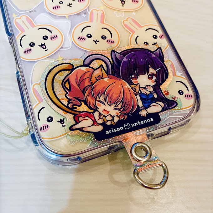 BREAKキャットのスマホホルダー、こんな感じです🥰ケースに挟んでネックストラップを付けられるやつです‼️ 