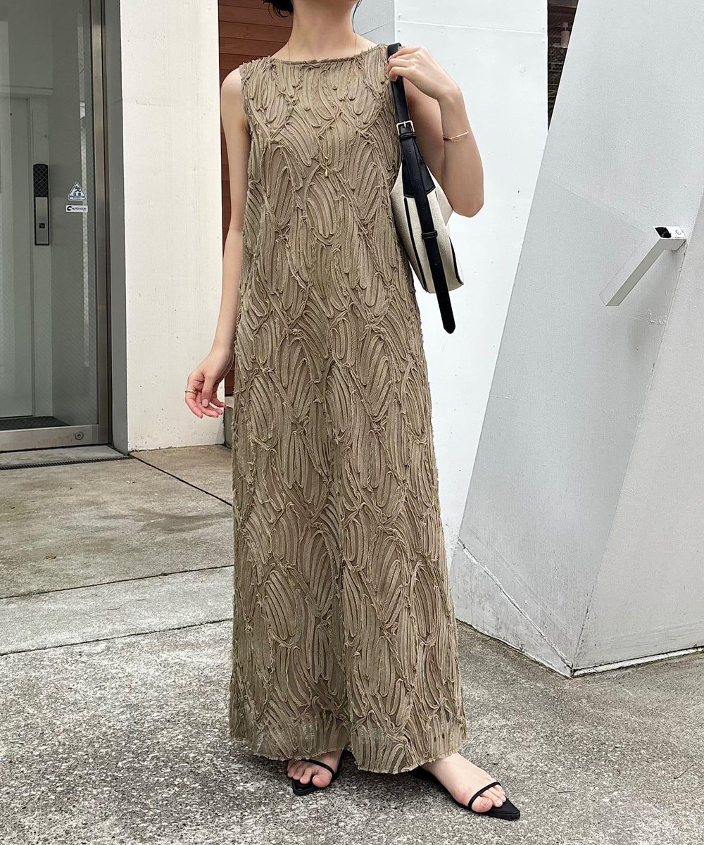 COLLAGE GALLARDAGALANTEバテンレースワンピース。前後2WAYで着られる