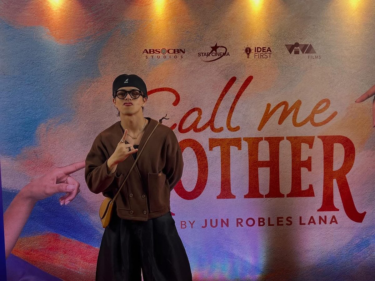 Kokoy De Santos is here at the Red Carpet of Call Me Mother Celebrity Premiere! ✨👸

✨ Call Me Mother — a film by Jun Robles Lana and an official entry to the 51st MMFF, in cinemas this December 25! #MMFF51 #MMFF2025 🎄