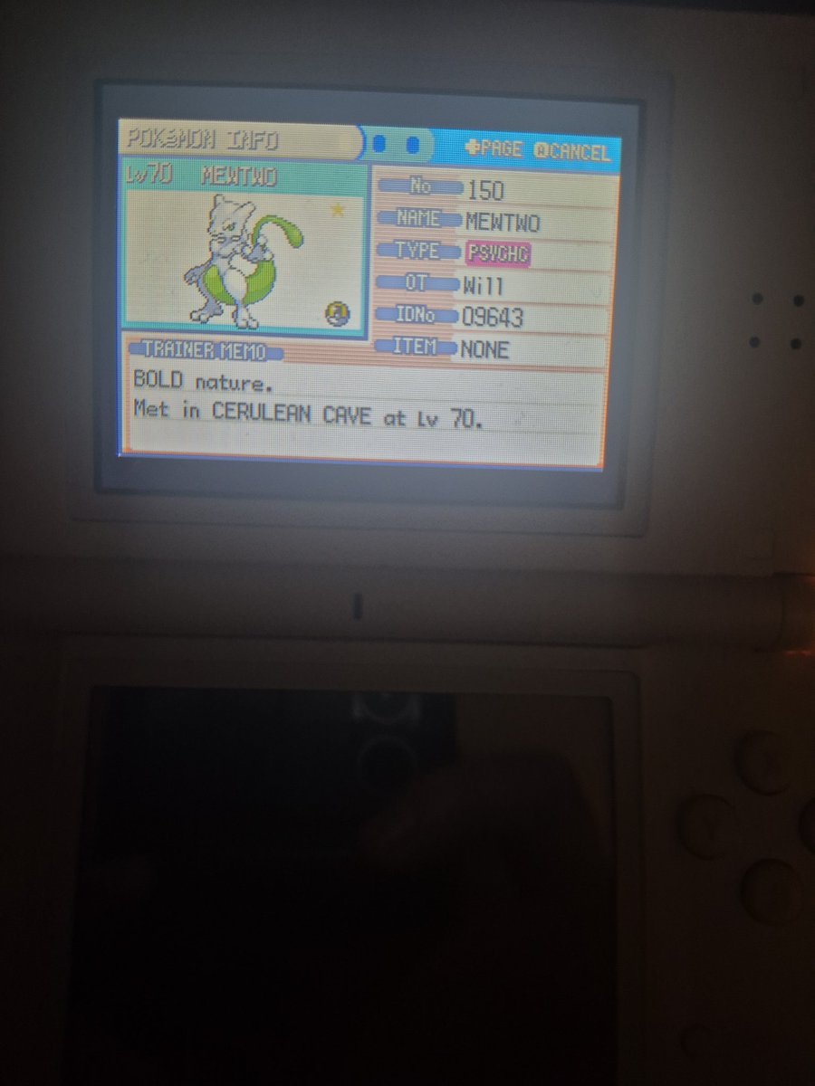 Nice quick one this time, #shiny Mewtwo after 2,421 SRs on #PokémonLeafGreen. Caught with the first ball thrown as well  ✨️🧬
