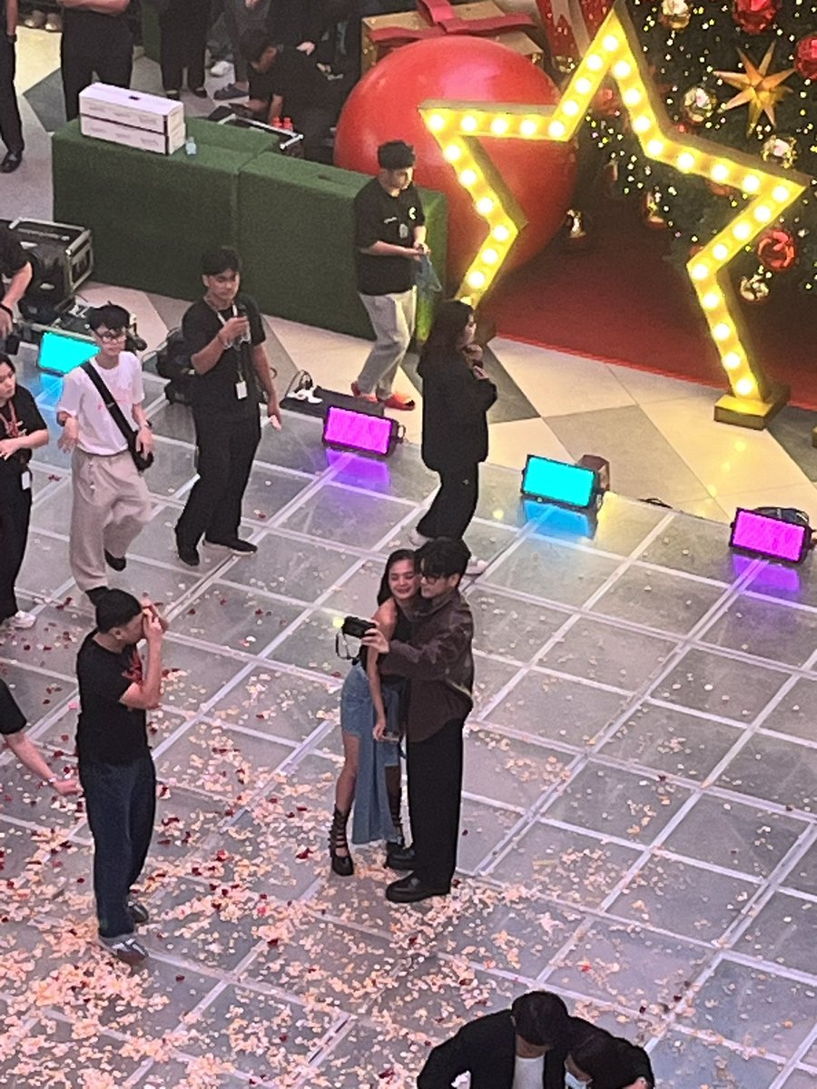 elle 𐙚 tweet media