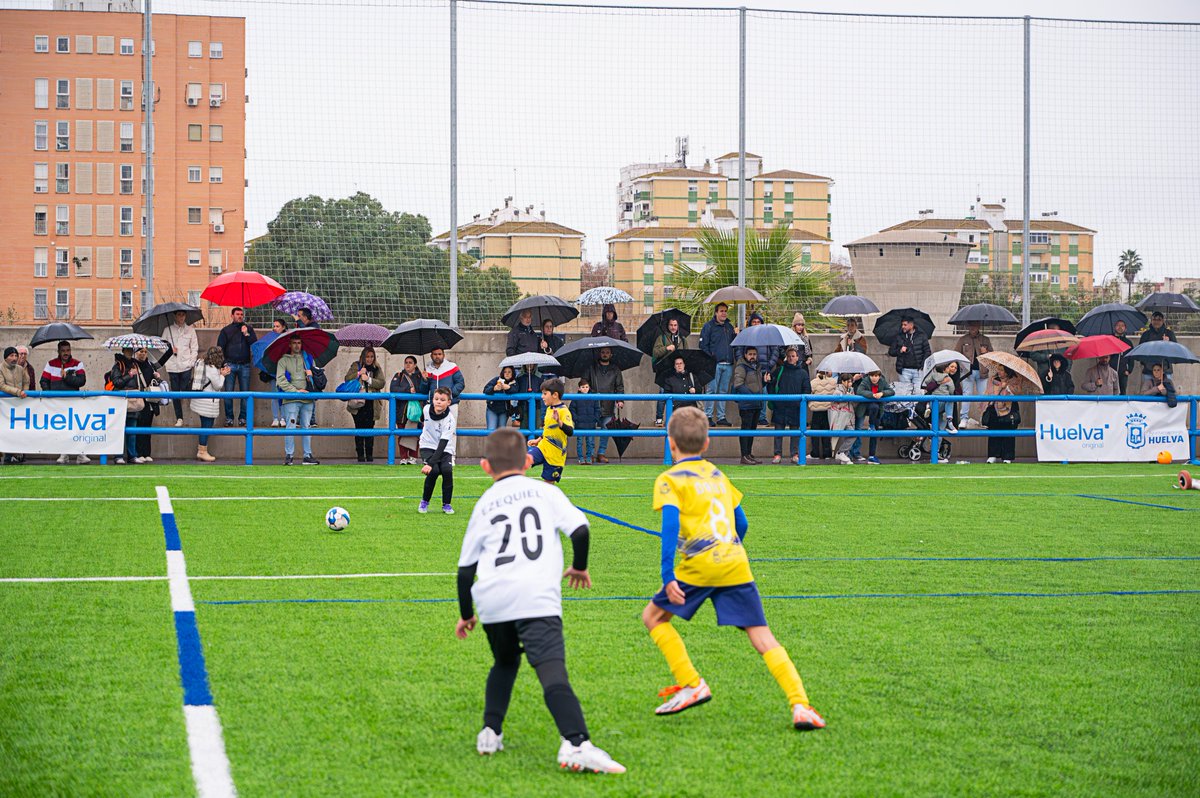 ⚽🧸El nuevo campo de rugby de El Torrejón se llena de deporte y solidaridad en la quinta edición del torneo solidario ‘Ningún niñ@ sin juguete’. 

💙Un evento que persigue que ningún niño y niña de nuestra ciudad se quede sin regalo estas Navidades gracias al deporte.