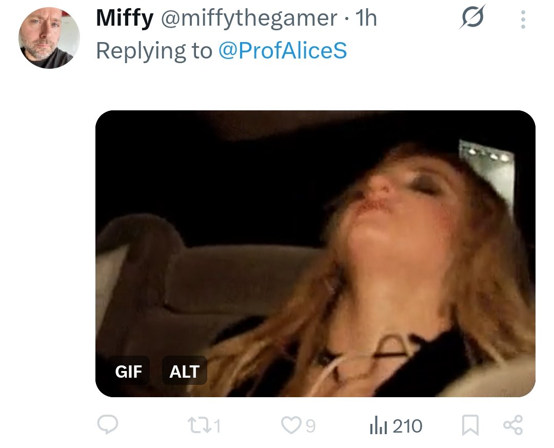 JustMisogyny's tweet image. He'll block anyone who disagrees with him, but he won't block a woman if he wants to bully her.