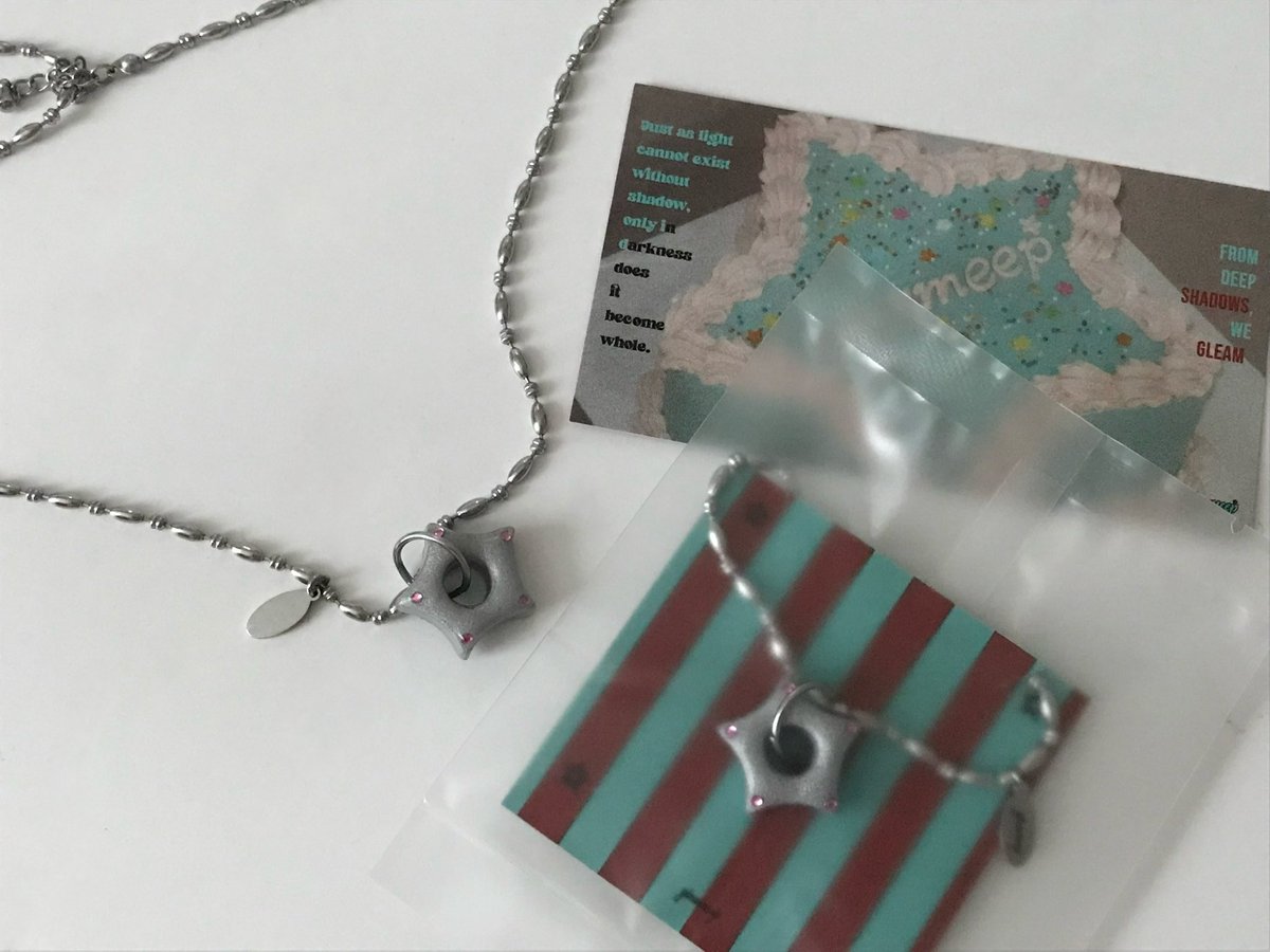 ch7ll1ll's tweet image. 안녕하세요 여러분… 🎶
제가 예전부터 정말 좋아하던 악세서리 브랜드
글리밉에서 단순 선물을 보내주셨어요!! 🤞🏻💕

좋은 건 같이 나누자 주의라서…
알티 한 분께 제가 예전부터 잘 차고 있던 목걸이
little star necklace [silver bolt] 미개봉 보내드릴게요 👩‍❤️‍💋‍👩