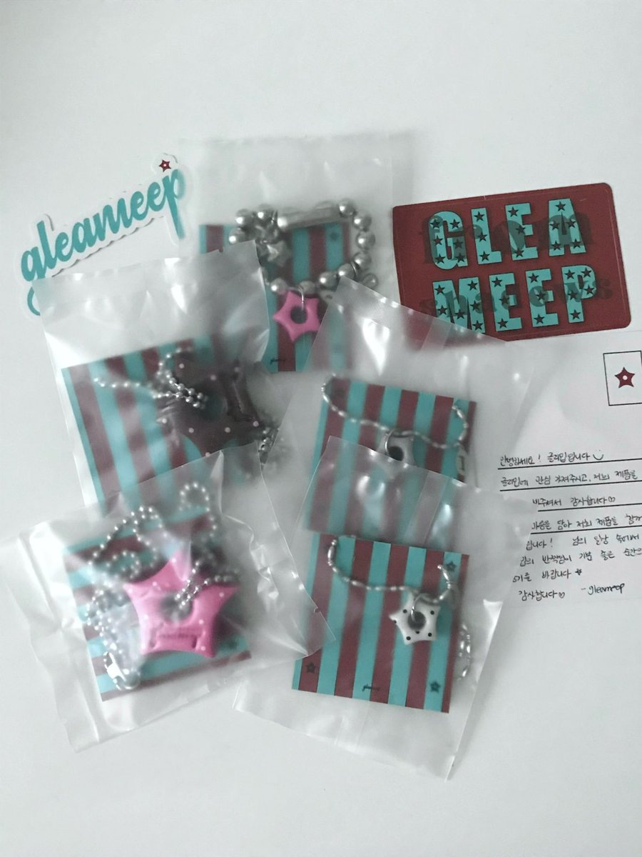 ch7ll1ll's tweet image. 안녕하세요 여러분… 🎶
제가 예전부터 정말 좋아하던 악세서리 브랜드
글리밉에서 단순 선물을 보내주셨어요!! 🤞🏻💕

좋은 건 같이 나누자 주의라서…
알티 한 분께 제가 예전부터 잘 차고 있던 목걸이
little star necklace [silver bolt] 미개봉 보내드릴게요 👩‍❤️‍💋‍👩