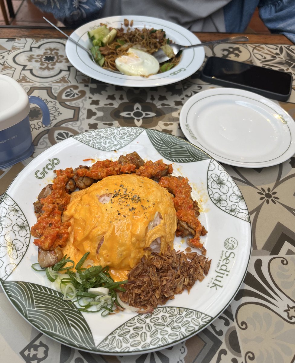 mkrjul's tweet photo. @txtdrkuliner Sedjuk &amp; bittersweet ( resto ). 2 resto ini enak bgt menunya ga ada yg fail🥰🥰 https://t.co/c2OWReHc9d