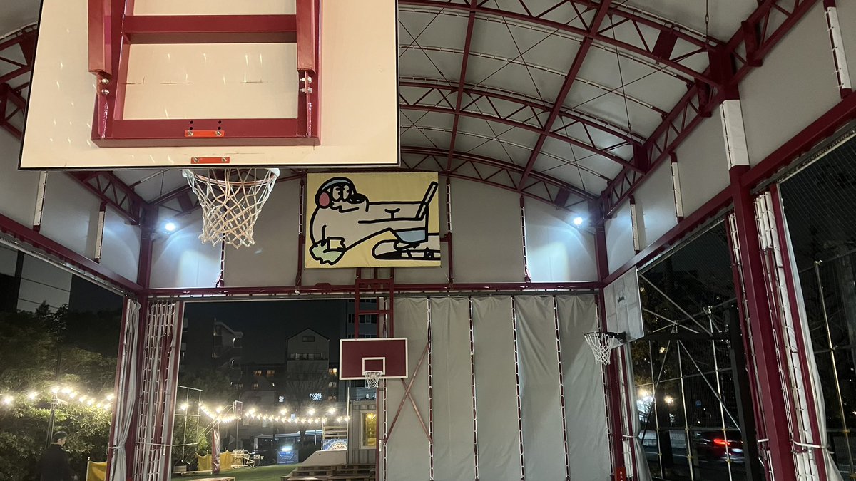 運動不足解消も兼ねて始めたバスケも、いよいよ年内ラスト🏀
通ってる内に新しい友達も出来て、しかも下の名前が一緒で、年齢も1つ違いということが分かり意気投合！
なんと朝までサシ飲みで盛り上がりました🍺
消費カロリーより摂取カロリーの方が多い…カモネ…😅笑