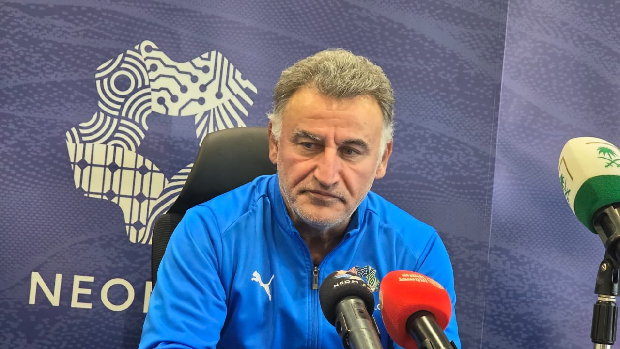 كريستوف غالتييه مدرب فريق نيوم في المؤتمر الصحافي: -عند النظر لجدول الترتيب سنجد النجمة في مؤخرة الترتيب، لكنه فريق جيد ومنظم ولديه لاعبين مهاريين، و لاتوجد مباراة سهلة على الإطلاق في الدوري، وهذه إحداها، وآمل من لاعبي فريقي التركيز بشكل كبير واللعب بجدية وعدم النظر لترتيب النجمة. #نيوم_النجمة 