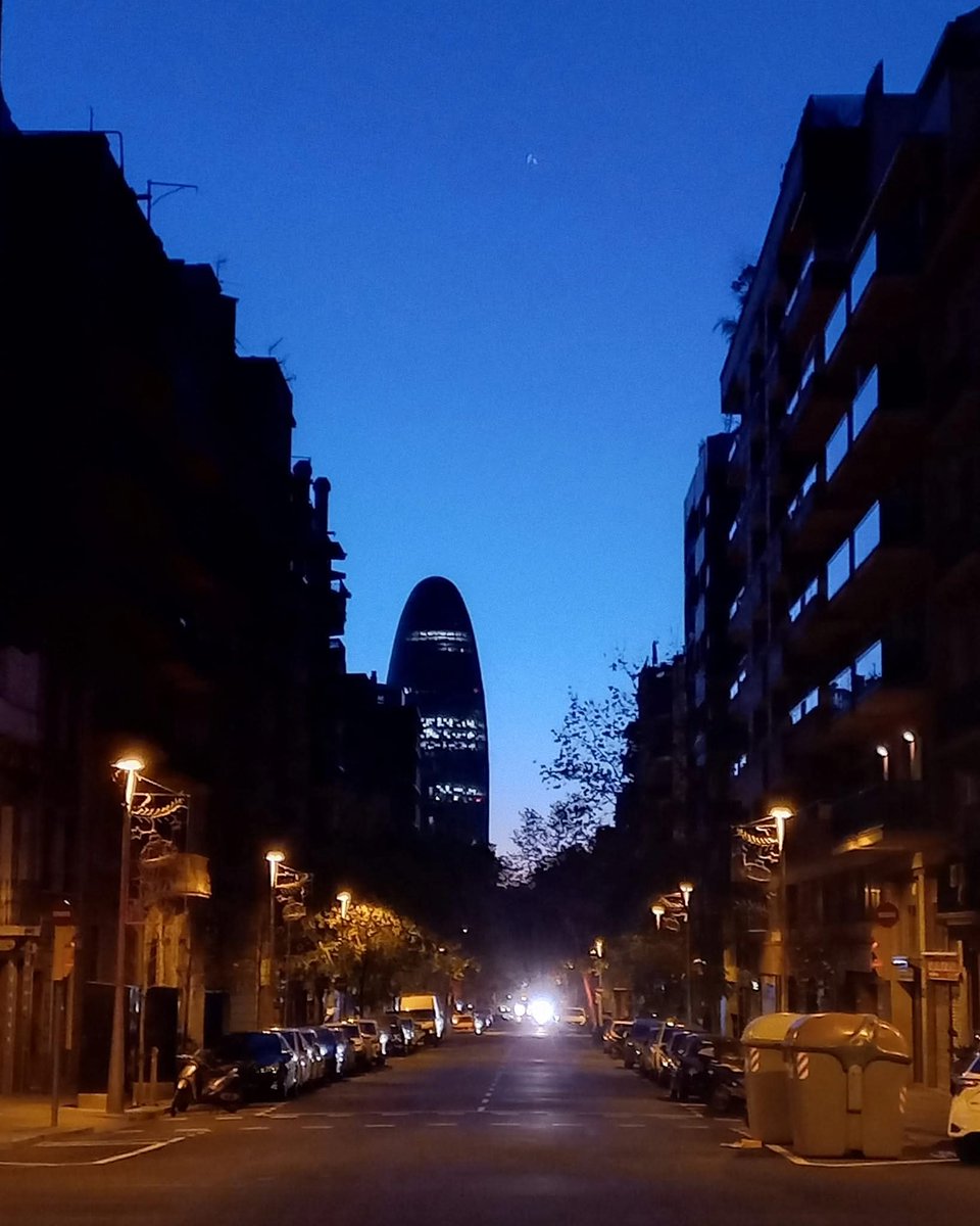 Passejant pel món. 
Barcelona. Torre Glòries. #Barcelona #bcn #travel #travelphotography #travellingthroughtheworld #travelpic