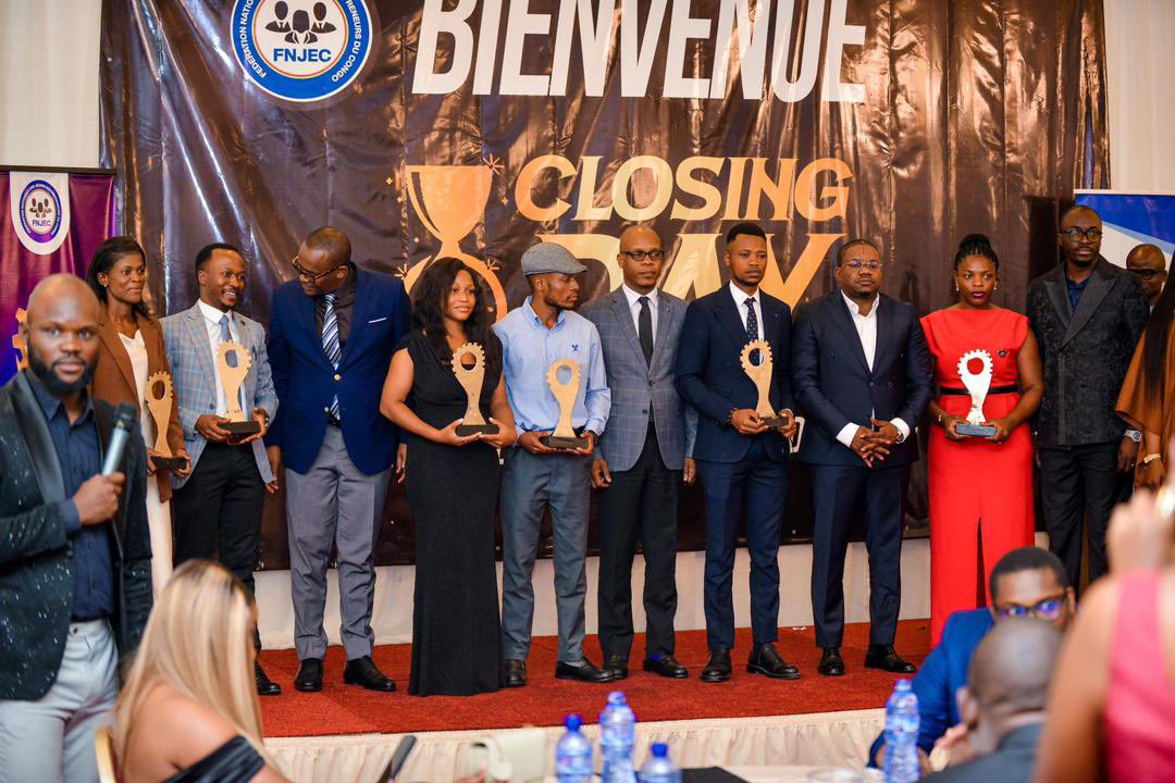 makualaerick2's tweet photo. KISALU AWARDS repose sur une philosophie simple mais puissante : récompenser objectivement les jeunes entrepreneurs méritants.

Les lauréats sont proposés par les incubateurs et structures d’accompagnement, puis sélectionnés par un jury d’experts sur base d’un critérium clair.  

Un prix par l’écosystème, pour l’écosystème.

KISALU AWARD, le Trophée du jeune entrepreneur émergent. 

#KisaluAwards #EntrepreneuriatJeune #FNJEC