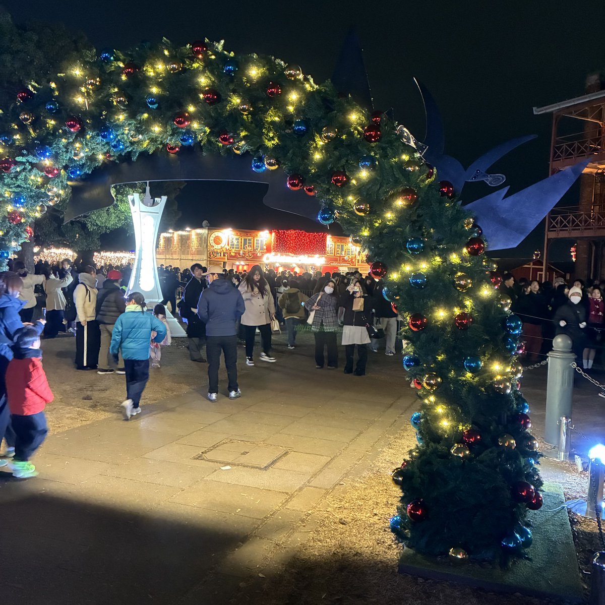 赤レンガ行ってきたけど、激混みやったわ
クリスマスえぐそう