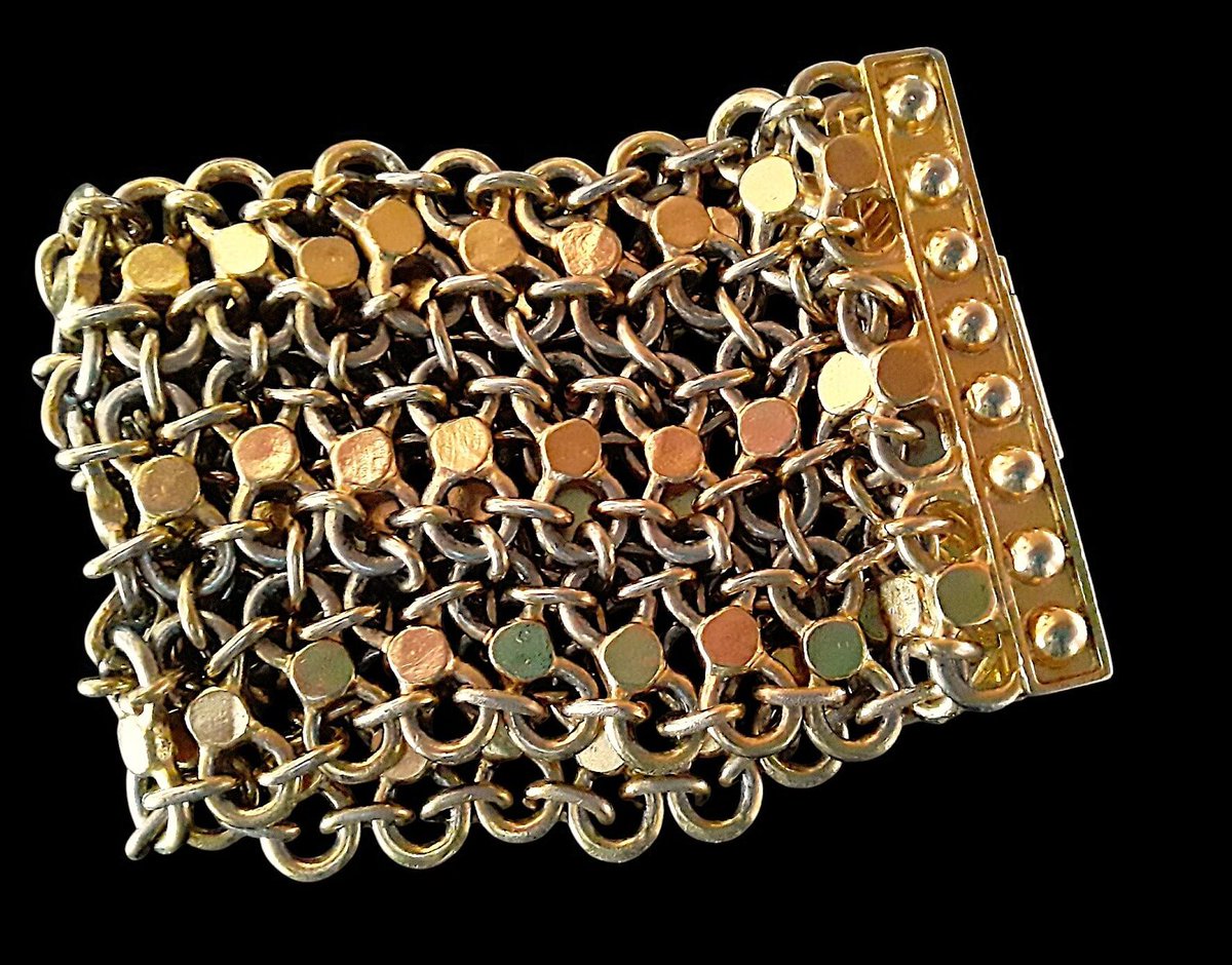 renaissancefai's tweet photo. Extra Wide Chain Mail BEN AMUN Bracelet, Heavy Gold Tone, Statement Piece, Vintage
https://t.co/yENr4U5BNK?
#bracelet #vintage #chainmail #goldtone #extrawide #wide #designer #signed #BenAmun #giftforher #evening #specialoccasion #statement #heavy #chunky https://t.co/5CavjOwg0B