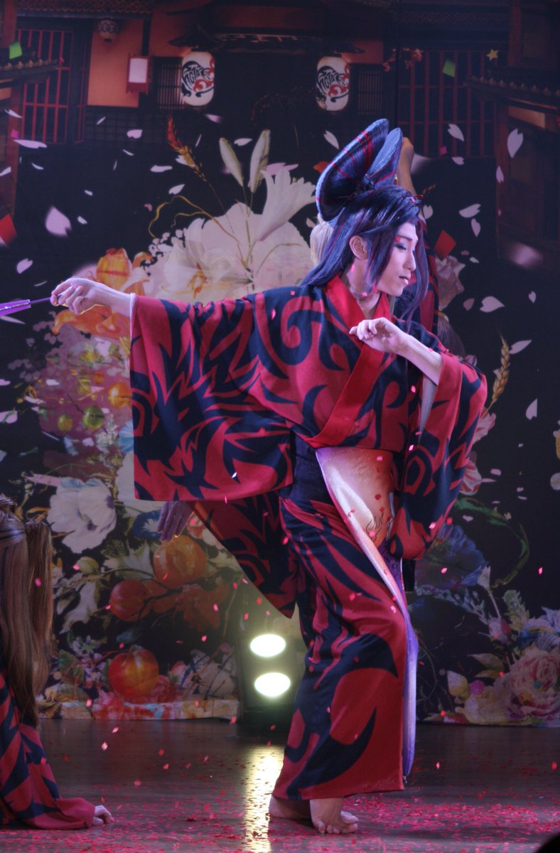 mdig1007's tweet photo. 2025.12.17昼の部ﾗｽﾄｼｮｰ

#覇士大虎 若座長

暗夜の若座長美しすぎてシャッター切るの止まらなかった……(● ˃̶͈̀ロ˂̶͈́)੭ꠥ⁾⁾ https://t.co/YPwCCIaZm6