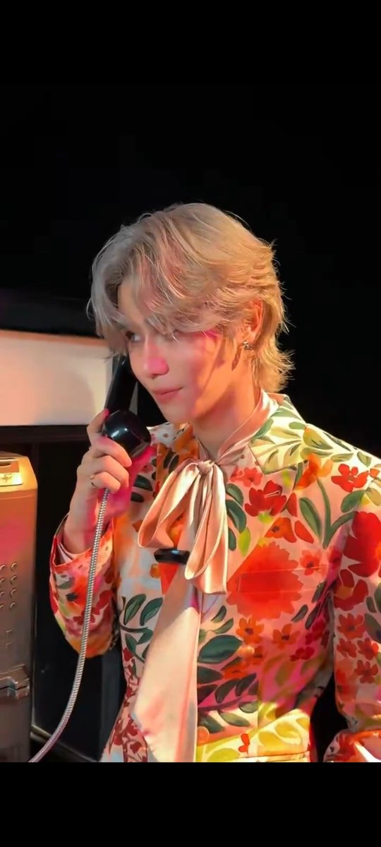 Nest1406's tweet photo. The way he tries to hold back his laugh🤣🤏🏻
#JeffSatur #Callitover
#RedGiantEPAlbum
#JeffSaturRedGiantEPAlbum https://t.co/LS1UyhYTgZ