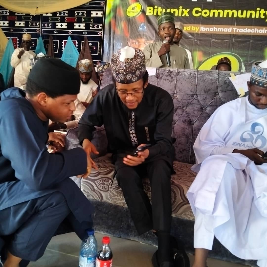 baba_jnr0's tweet image. 😊 Wow,Big shoutout to Bitunix for an incredible meetup in BirninKudu, Jigawa State! 🙌 The knowledge shared was 🔥 and I'm hyped to share it with my community. If you're looking for a game-changing app, download Bitunix now! 🚀 #Bitunix #Innovation  #bitunixMEETUPNG