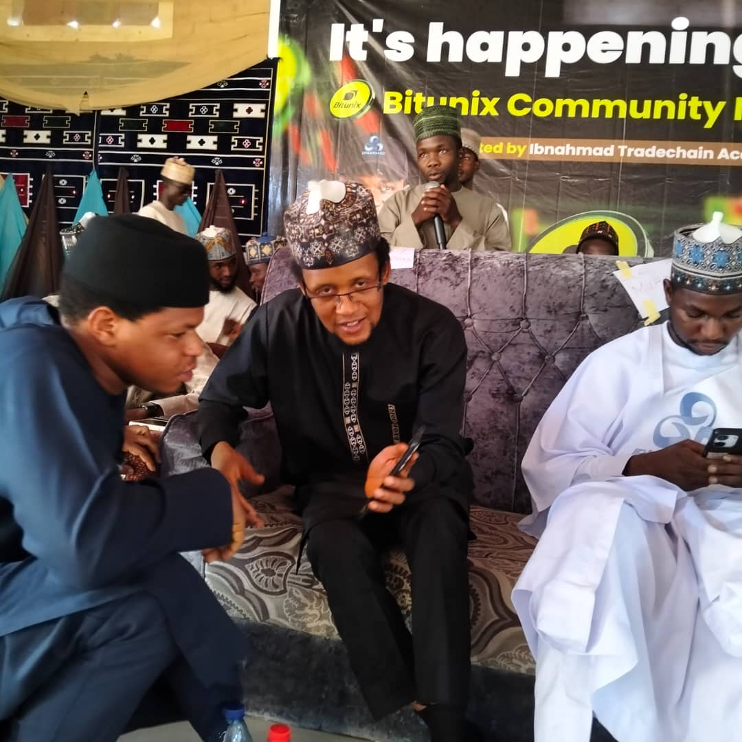 baba_jnr0's tweet image. 😊 Wow,Big shoutout to Bitunix for an incredible meetup in BirninKudu, Jigawa State! 🙌 The knowledge shared was 🔥 and I'm hyped to share it with my community. If you're looking for a game-changing app, download Bitunix now! 🚀 #Bitunix #Innovation  #bitunixMEETUPNG