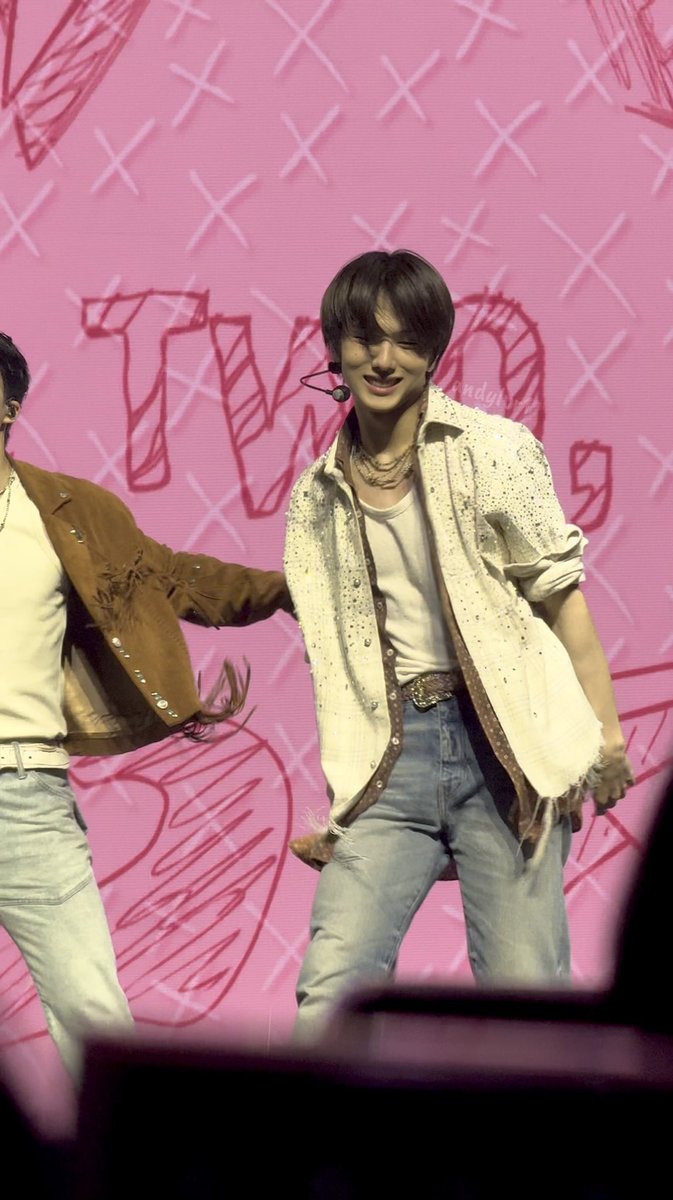 andylvr1's tweet image. HES SOO CUTEEEEEE 😭😩🥹💗 #JISUNG #지성