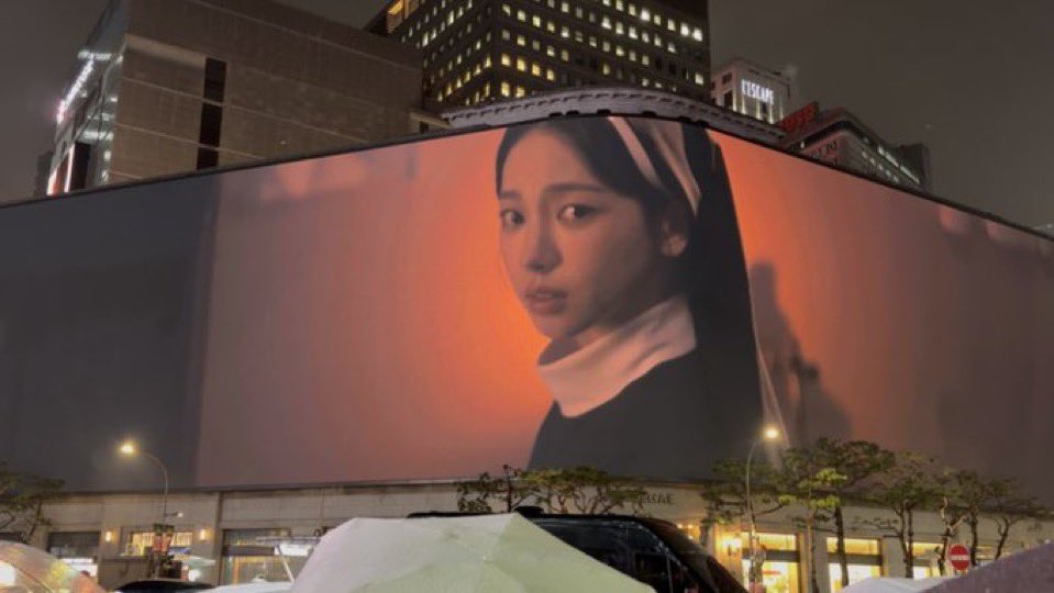 JENRINAES's tweet image. 2024                                                 2025