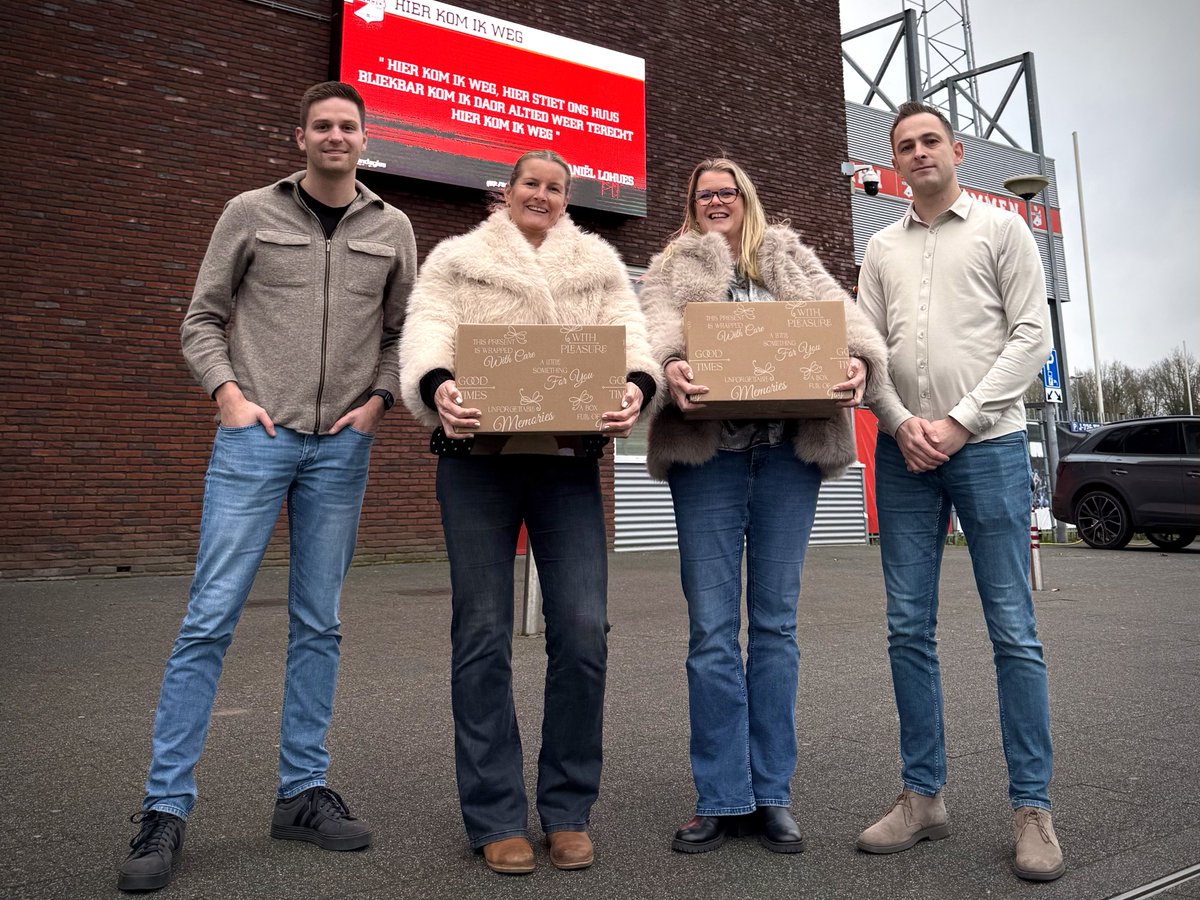 🎁 De overgebleven kerstpakketten van FC Emmen zijn gedoneerd aan de vrouwenopvang van Wender. Een initiatief van FC Emmen Naoberschap, met dank aan clubpartner Bidfood. 🎄

🔗 fcemmen.nl/fc-emmen-donee…

#HIERKOMIKWEG #NAOBERSCHAP