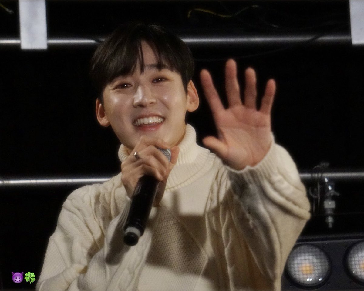 ri0205ch's tweet photo. UX1 1st Single [#HALO] 
RELEASE EVENT IN JAPAN 2025.6.12.23 1部

天使様ケビンを拝めて本当に幸せな気持ちでしたー！歌がうますぎて人間性良すぎて最高😭大好き❤
当然フンミンもキソプも完璧にかっこよかった！
リリイベ行けてよかったー😭

@kevinwoo91
#UX1 https://t.co/VeZzdXoZBQ