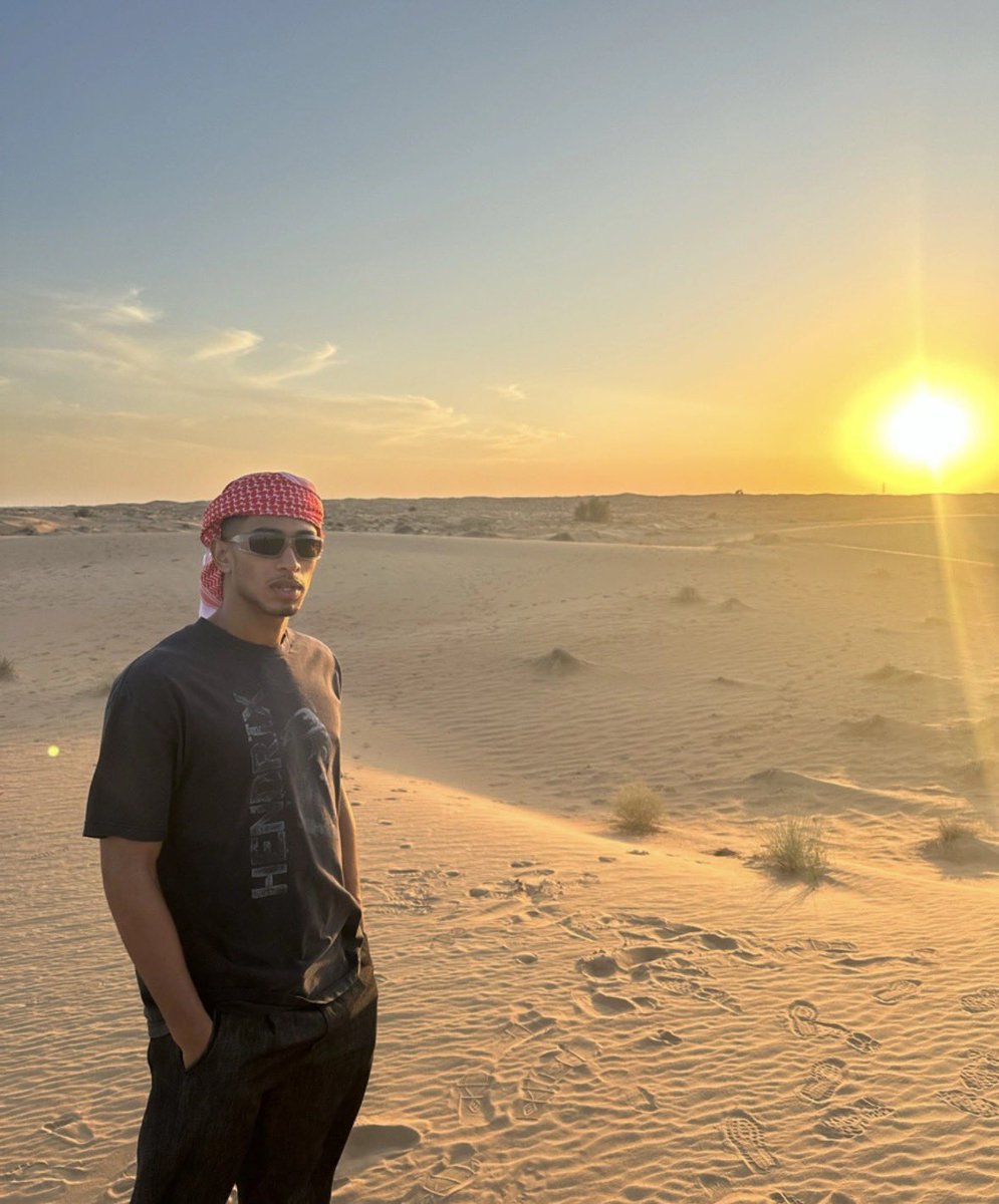 JBell_X's tweet photo. In the desert 🏜️ 

📱 https://t.co/CV6JqKexUY https://t.co/iFeINYg1Al