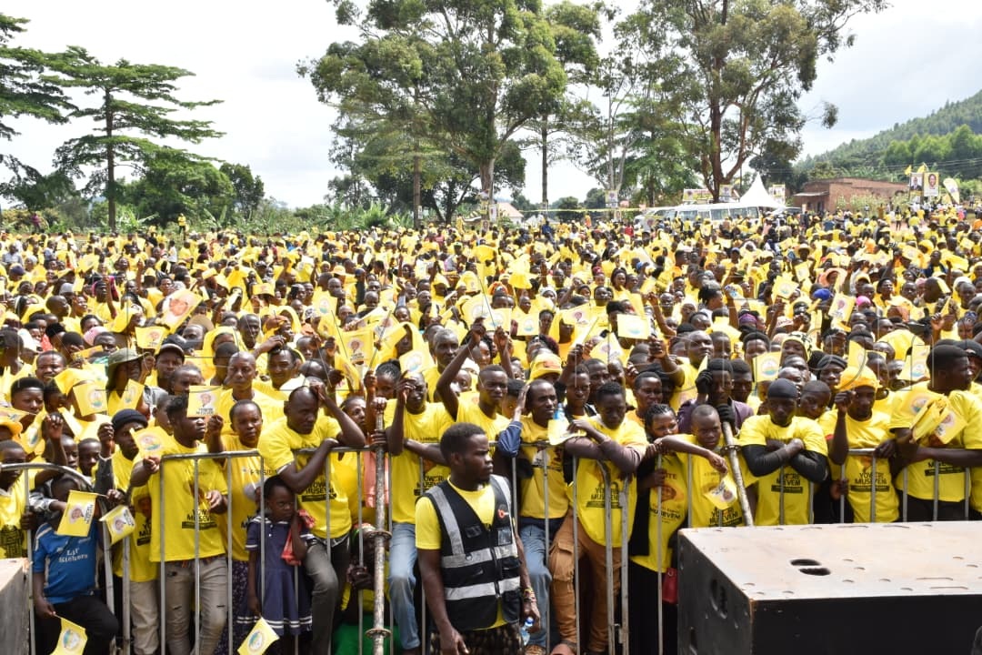 newvisionwire's tweet photo. 📍 Gomba District rally
Cheers, chants, and laughter adding colour to the rally
📸 Simon Peter Tumwine
#VisionUpdates #Gomba #Museveni https://t.co/M22pcXUL6e