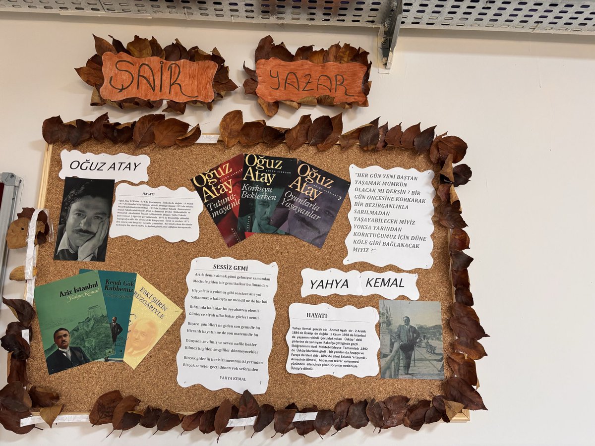 ttsosyalblmler's tweet photo. Okulumuzun edebiyat dergisi Erguvan’ın duvar sergimizle öğrencilerimizin kaleminden çıkan eserleri görünür kıldık.
Şiir, deneme ve öykülerle edebiyatın gücünü okul koridorlarımıza taşıdık.
Emeği geçen edebiyat öğretmenlerimiz Fırat PARLAK ve Şahin TUTAK’a  teşekkür ediyoruz https://t.co/wjDJMvjAVY
