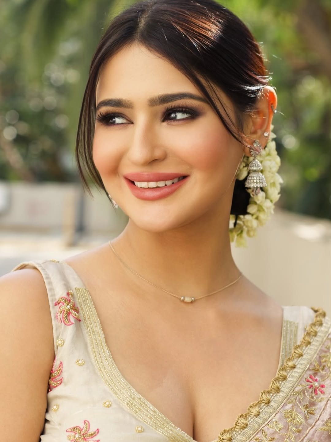 G82d_AWbQAAZP67?format=jpg&name=large