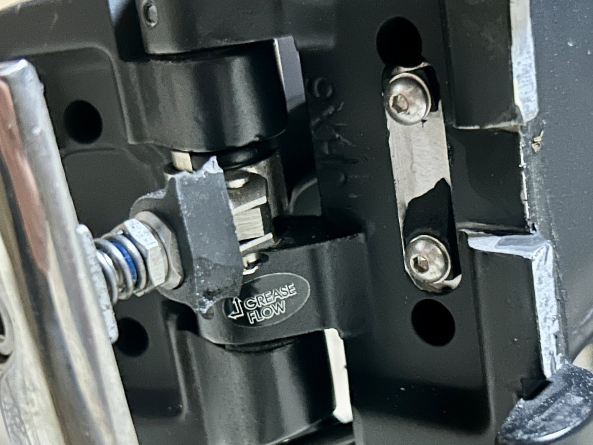 Vクランプのパーツが破損してから１ヶ月。販売店さんのおかげでパーツを無償提供していただいて無事復活💪 今日は久しぶりに高田から大和郡山までポタ🚲💨
おかげで気持ちよく走れました😊
#DAHON  #HORIZE DISC