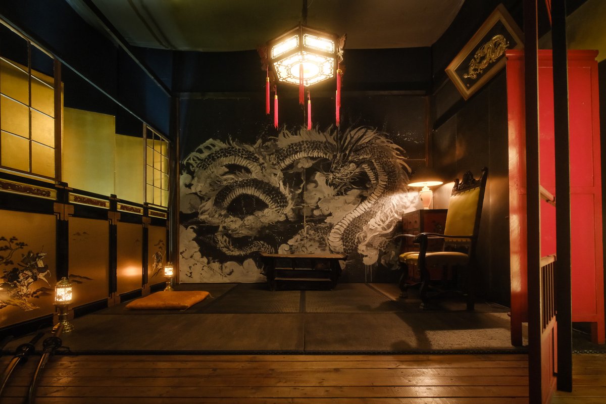 NonartStudio's tweet image. 【新ブース】

長らく放置されていた和室が大幅にリニューアルされ、【龍の間🐉】として生まれ変わりました！✨

豪華絢爛な金ピカ撮影から、落ち着いたシックな撮影まで、幅広い需要に対応可能🔥
和風・中華系の撮影などにどうぞ！👍

こちらと対になる新ブースも近々公開予定なのでお楽しみに！🐅✨