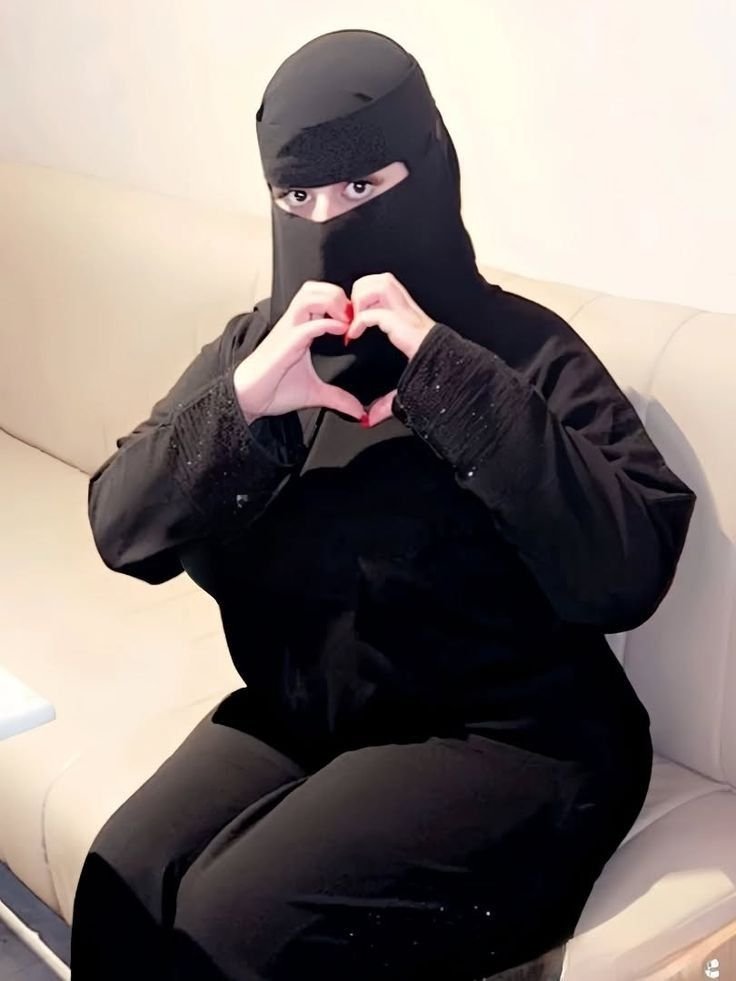 HananAbdollah's tweet photo. برأيكم، ماذا يرمز هذا؟ https://t.co/Zr7Indyztd