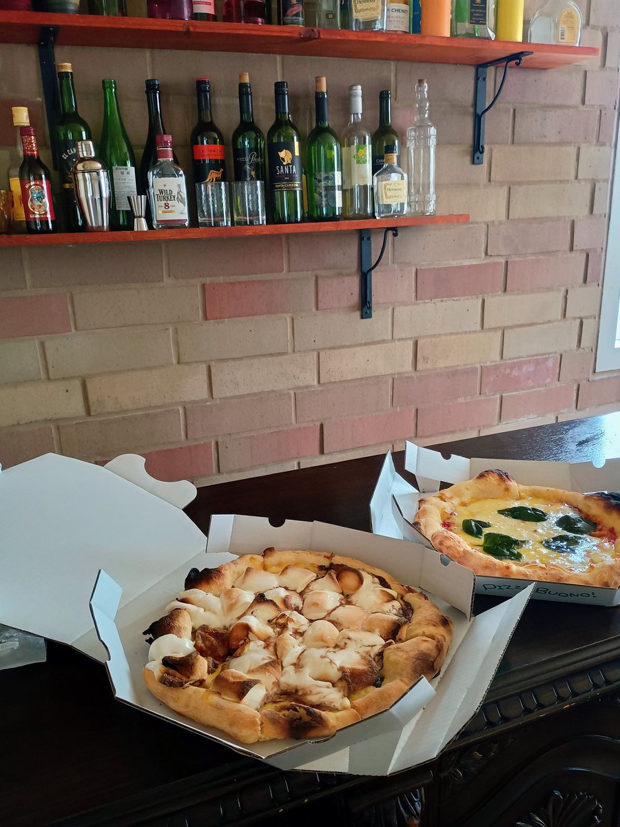 pyon708's tweet image. リバモの飲食撮影可能店
｢ピッツア デル ロッコウ｣さん
　　🍕🍝🍕🍝🍕🍝🍕
テイクアウトのピザの箱がかわいい〜〜😍🍅パスタやスムージーなどなど…他にもメニューが豊富です！スタジオに注文テイクアウトしてパーティーや新年会🪅🎉🥂
めちゃめちゃ楽しい🥳…