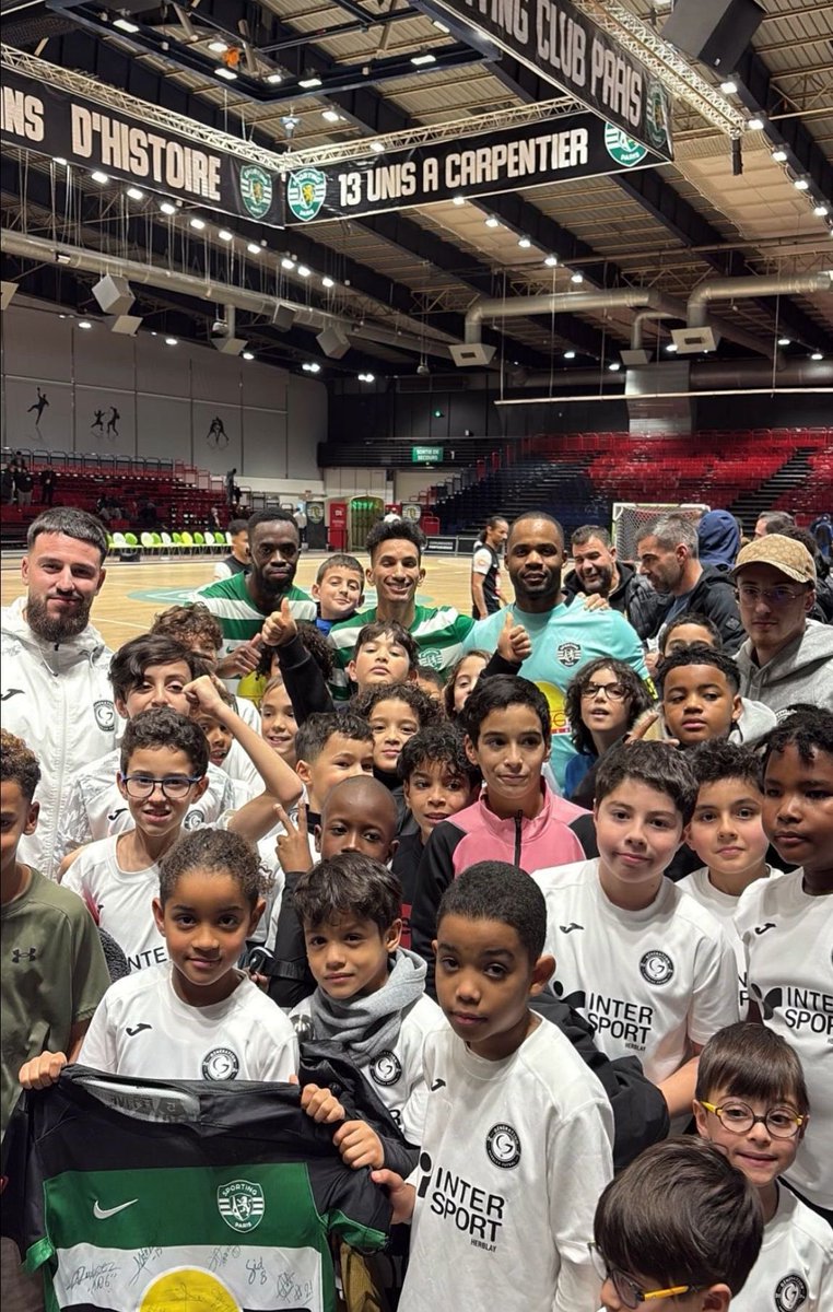 Depuis septembre 2025, le Sporting Club de Paris, en partenariat avec l’Académie de Paris, la Ville de Paris et la Région Île-de-France, a invité 95 établissements scolaires et accueilli 2 382 élèves du primaire, collège et lycée à la Halle Carpentier, à l’occasion des rencontres