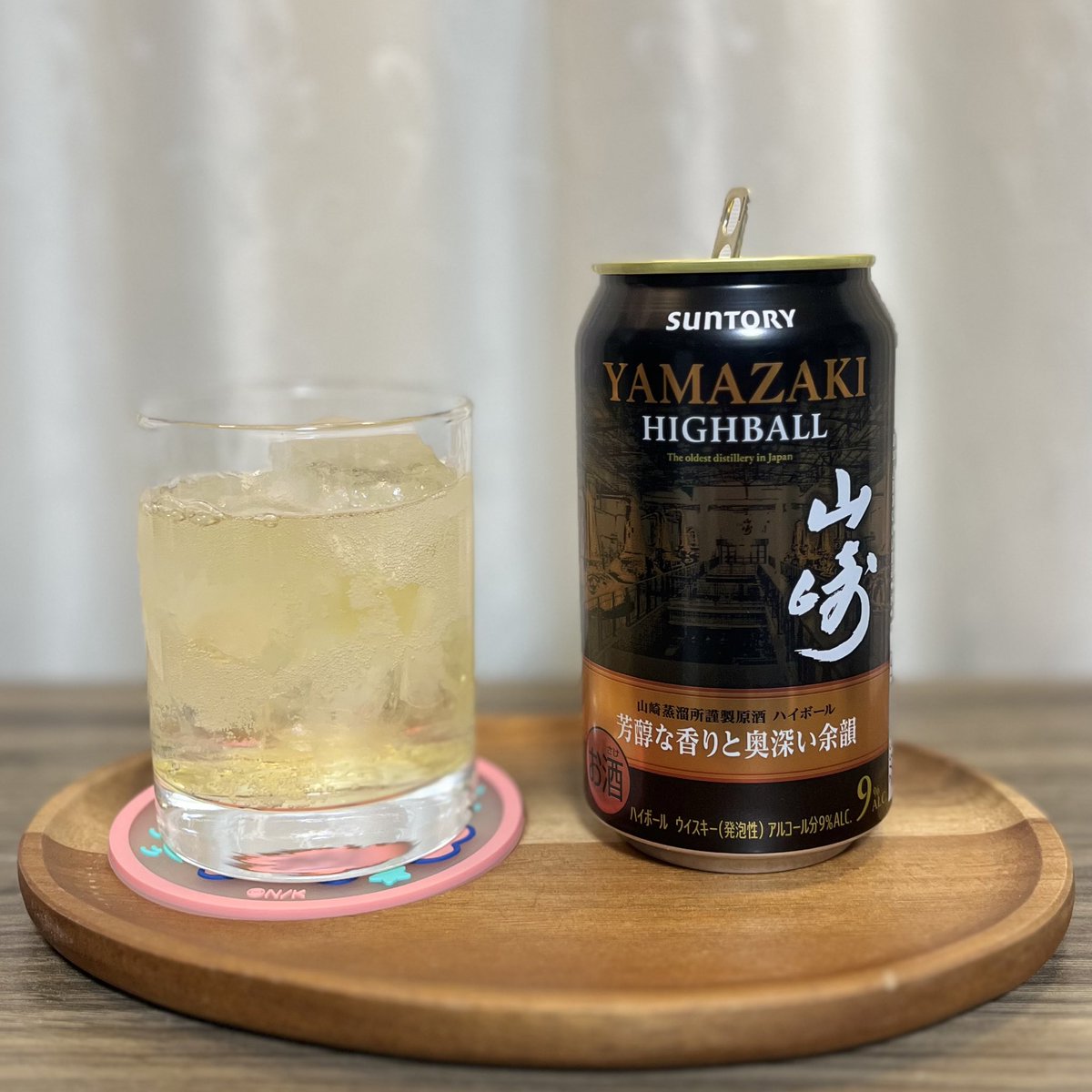 88citrus's tweet photo. 今日はサントリーの缶ハイボール『山崎蒸溜所謹製原酒ハイボール 芳醇な香りと奥深い余韻』です🙏プレミアムの冠が付いていなくても上品でバランス良い味わいが👍で美味しいです😊少々お高いけどスパニッシュオーク樽とミズナラ樽の原酒が使われてるのなら納得ですね。 #ハイボール #ウイスキー #TWLC https://t.co/snaakoKwYK