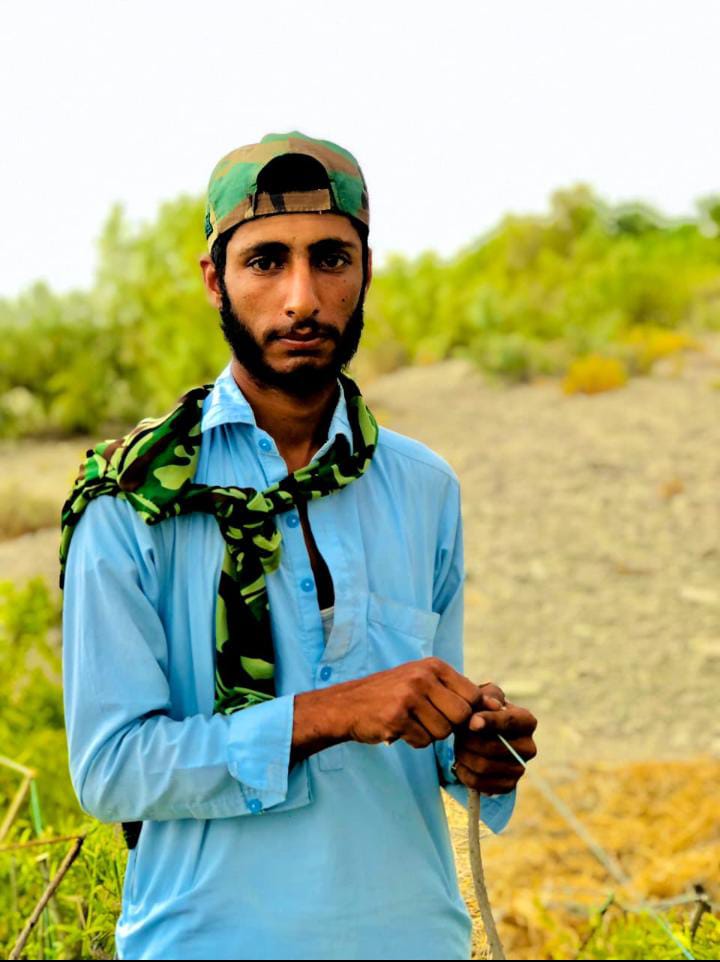 mahanbaloch370's tweet photo. Mujahid Dilwash was a student who also worked in the mornings to support his family. Everyday he went to attend his classes and then to his job. However the state has never understood or acknowledged the emotions and struggle of the Baloch.
#ReleaseMujahidDilwash
#ReleaseHani https://t.co/qgoRWNFa2O