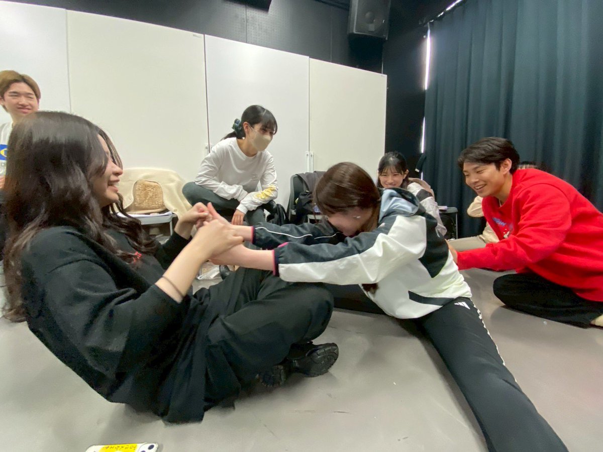 自称『歌の人』なのに今回誰よりも踊っているのではないかと思う日々。。。笑
10月に出演した #あの鐘2025 もなかなか踊りましたが、今回はなんせ有難いことに1シーンに1梨紗子いるのではって自分でも錯覚するくらい出ずっぱりです！！笑

↓是非チェック！
confetti-web.com/events/12013?u…

#300歳の誕生日