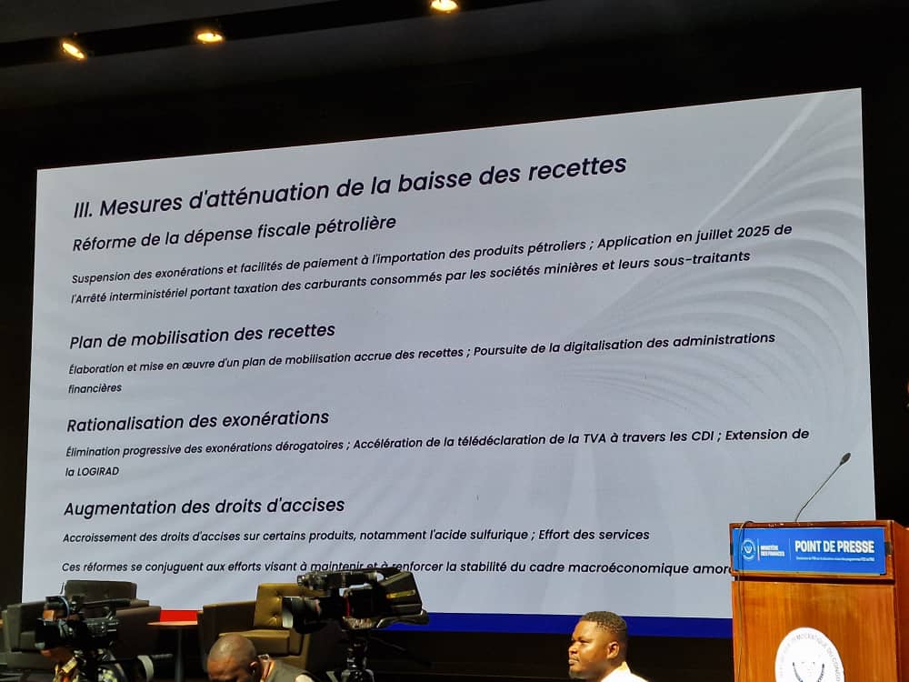 mathymous's tweet image. Face à face ministre des Finances/ presse sur la  conclusion du FMI sur la 2ème revue des programmes FEC et FRD avec un décaissement de 442 millions USD. @financesrdc, @BCC_RDC @patrickntete, @doudoufwambactu @DoudouFwam47048