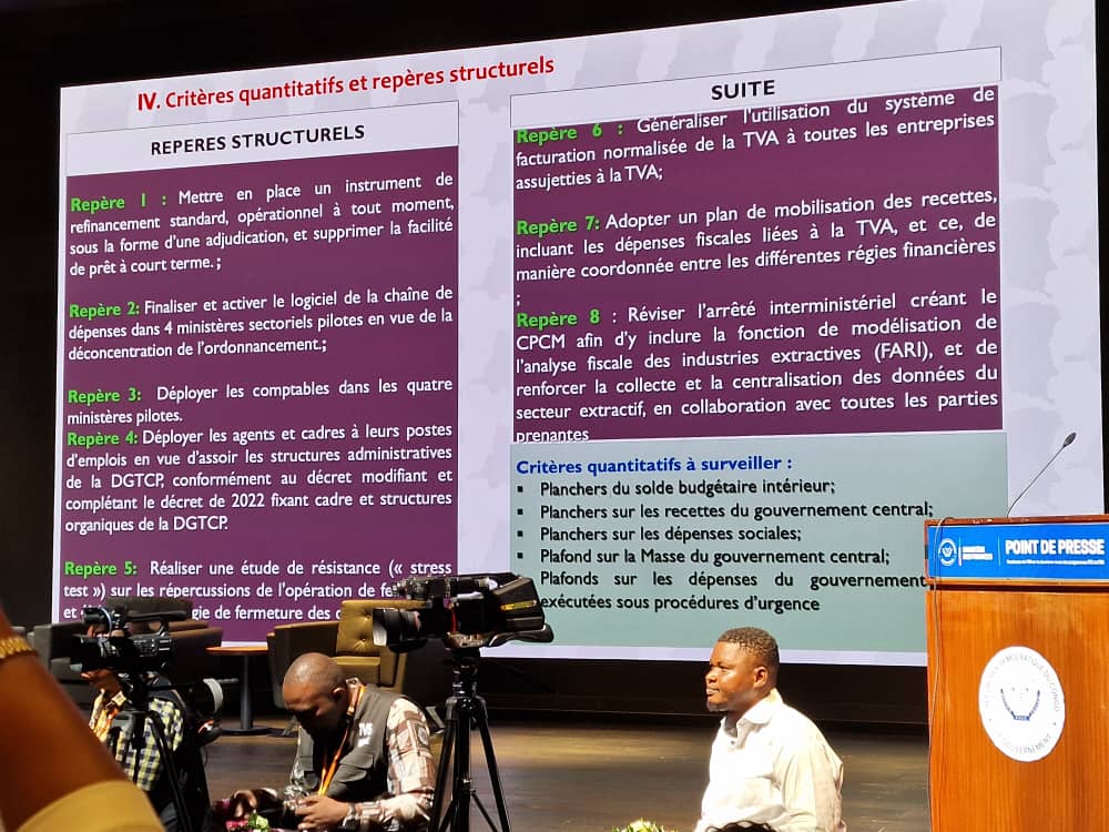 mathymous's tweet image. Face à face ministre des Finances/ presse sur la  conclusion du FMI sur la 2ème revue des programmes FEC et FRD avec un décaissement de 442 millions USD. @financesrdc, @BCC_RDC @patrickntete, @doudoufwambactu @DoudouFwam47048