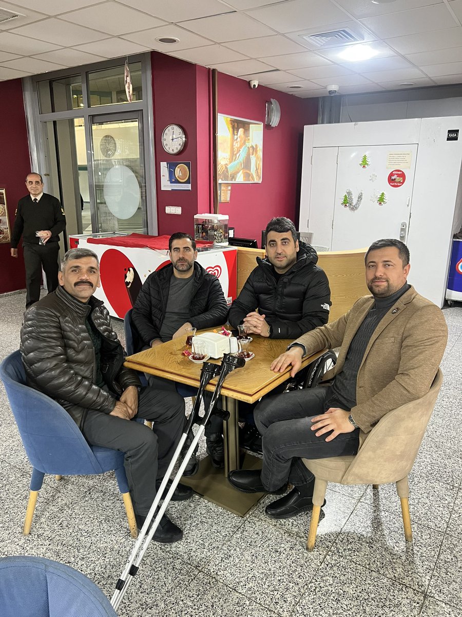 Vatana Bedel Ödemiş Kıymetli kader arkadaşlarımız ile Gaziler Rehabilitasyon merkezinde sohbet etmeyi özlemişiz 
<a href="/yavuzpapagan/">yavuz papağan🇹🇷🏹</a> 
<a href="/GazilerVakfi/">TÜGŞAV</a> 
<a href="/ashb_sehitgazi/">Şehit Yakınları ve Gaziler Genel Müdürlüğü</a>