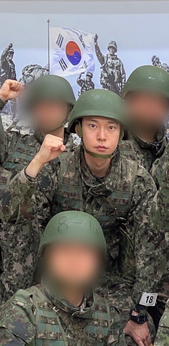 mikanidoie's tweet image. i’m gonna cry 😭😭 please he has served enough!! give him back to us now 😭😭😭