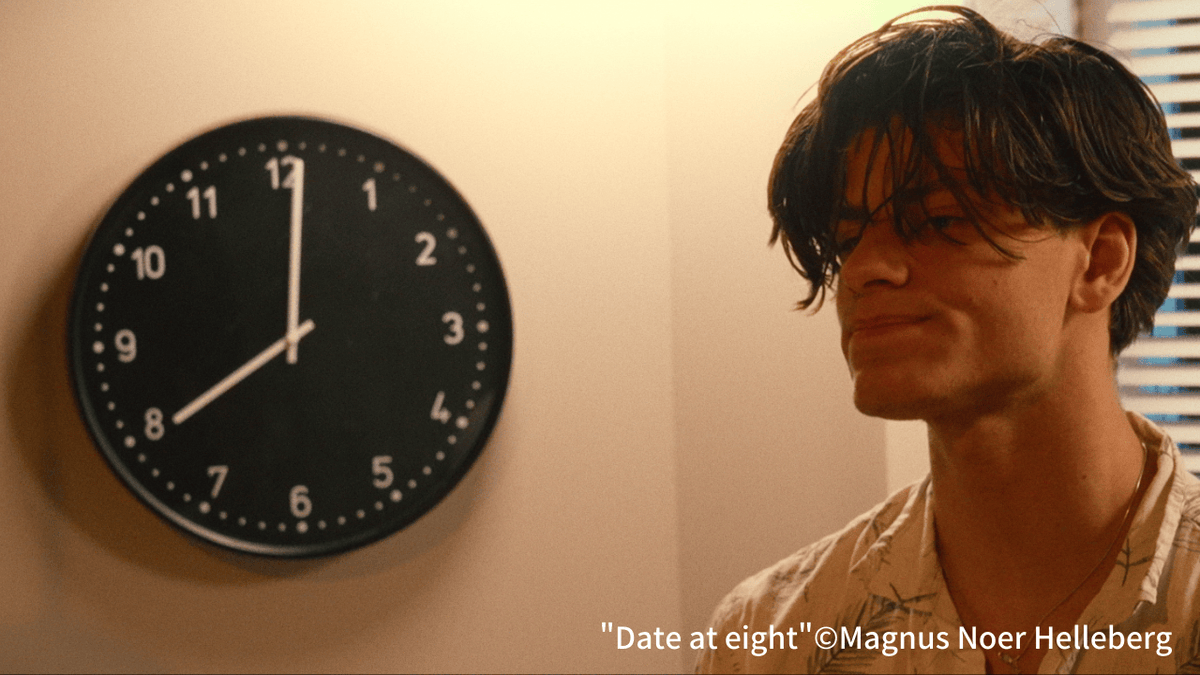 sn0wcollective's tweet photo. 第18回みゆき野映画祭in斑尾 

上映予定2026/2/13/18:00-21:00 

8時のデート

監督Magnus Noer Helleberg (15才) / デンマーク / 2025 / 5分 / デンマーク語 / 字幕：日本語･英語 

8時のデートの約束を忘れてしまった男。準備もできていないのに、数分後にはデート相手が彼の家のドアをノックする。 https://t.co/mI6WEed76b