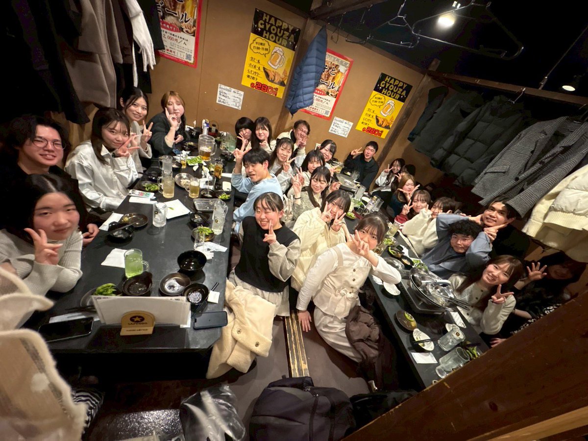 先日忘年会を行いました。
年が明けたら定演に向けて頑張りましょう！