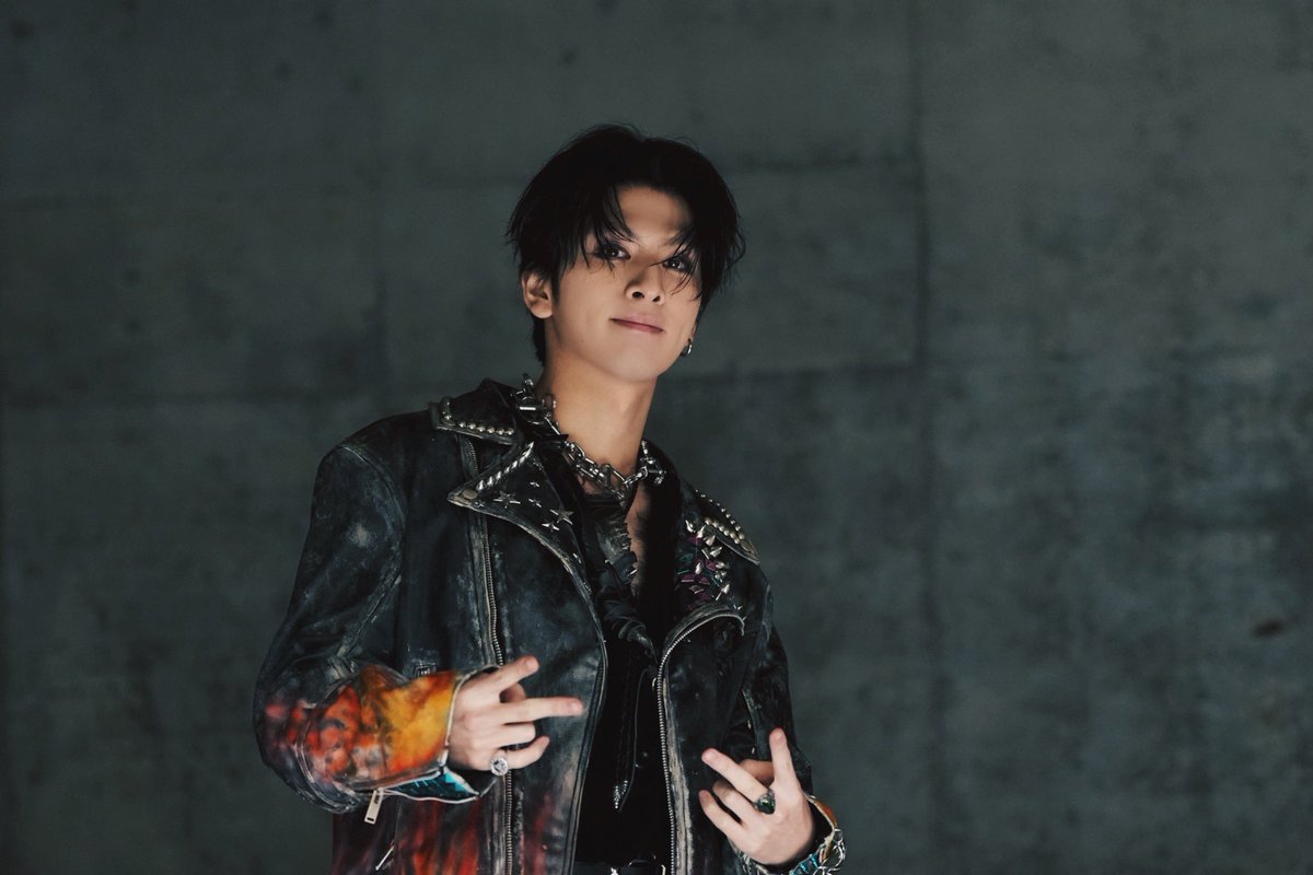 長谷川慎 100degrees  背景あり