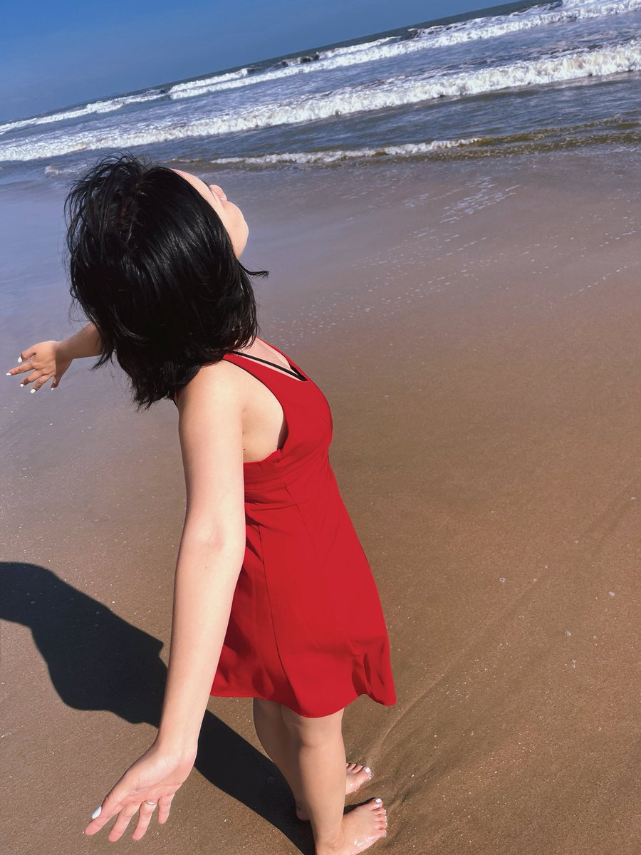 跟老公去海边玩咯，终于完梦～在一个无人沙滩打卡～～

@luchu888 @ypzs888 

#露出玩家 #人妻日常 https://t.co/mOcUrHIrB5