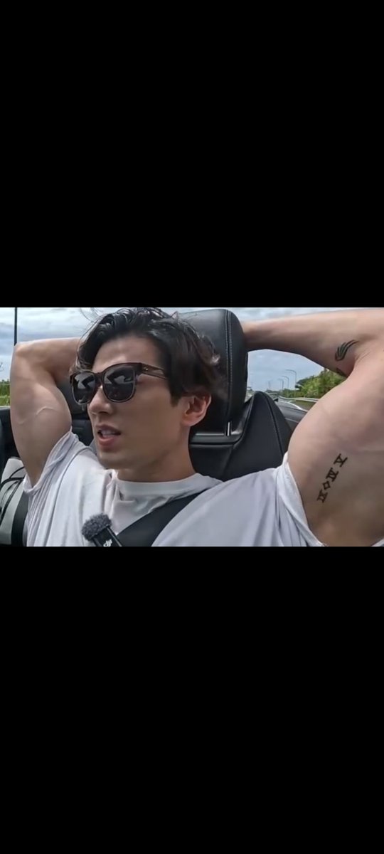 lost_in_zoro's tweet image. Screenshot from the PUBLIC FC clip for Mackenyu arms appreciation 🤭🤭