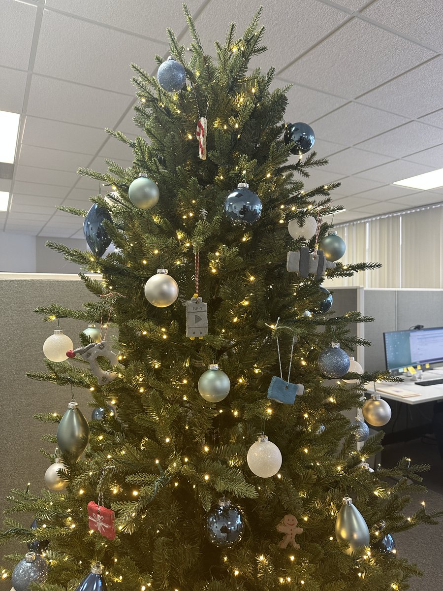 ICFluid's tweet photo. Our office will be closed for Christmas (December 24th to 26th) and for New Year's (December 30th to January 2nd, 2026). We will be back to normal business hours on January 5th, 2026! 

We wish everyone a Merry Christmas and a happy New Year! 🎄 🎆 https://t.co/yFuGtBkqBq