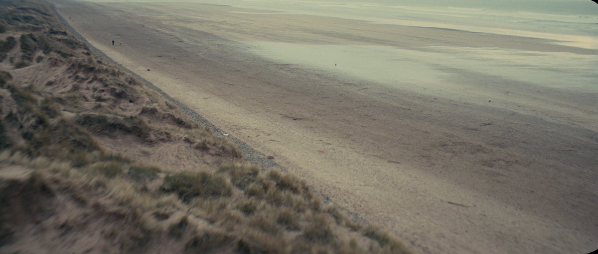 movierabbithole's tweet photo. The battles in Edge of Tomorrow phenomenally relied on phenomenal CGI. Get your foregrounds for real, backgrounds in CGI. Notice even the shoulder-mounted gun is CGI

We can only get films like these because of VFX

#FilmTwitter 

https://t.co/jzy7e7JTXU https://t.co/aJHeF3cMrK