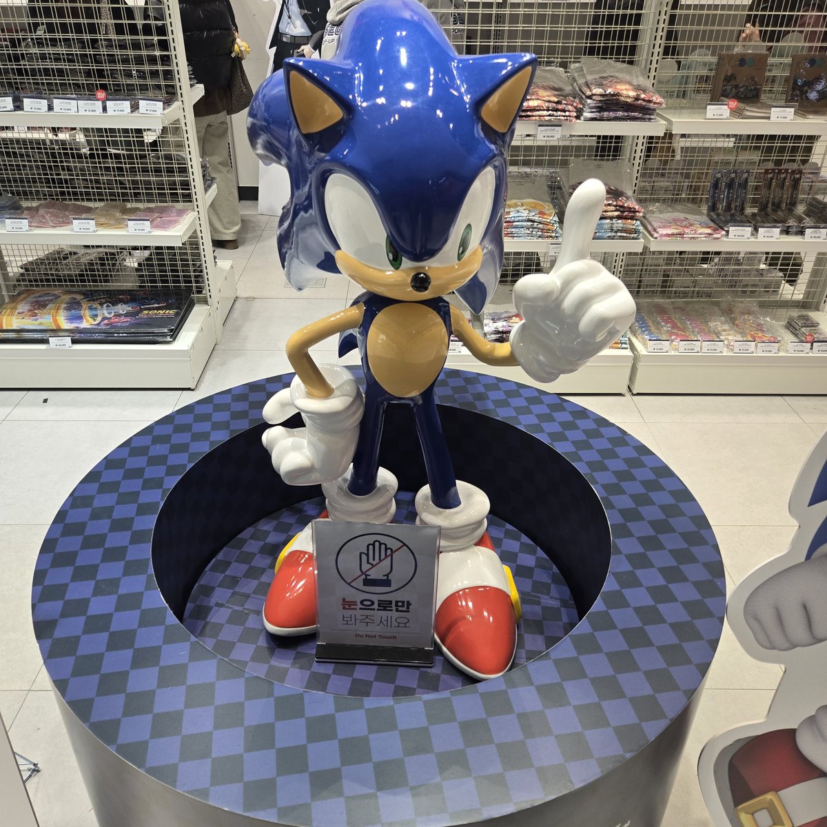 man99ae's tweet photo. #세가 #세가팝업스토어 #SEGA #SEGA_POP_UP_SHOP
슴슴하러 왔습니다 공유 이벤트 참여하면 슴굿즈를 또 주신다네요 👍~ https://t.co/VLWqCgHAN7