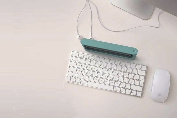 i_______DESIGN's tweet image. キーボードを打つ冷たい指を温めてくれる、卓上ハンドウォーマー。
Breez Desktop Hand-Warmer　|　Hyemin Jeong　|　1725r