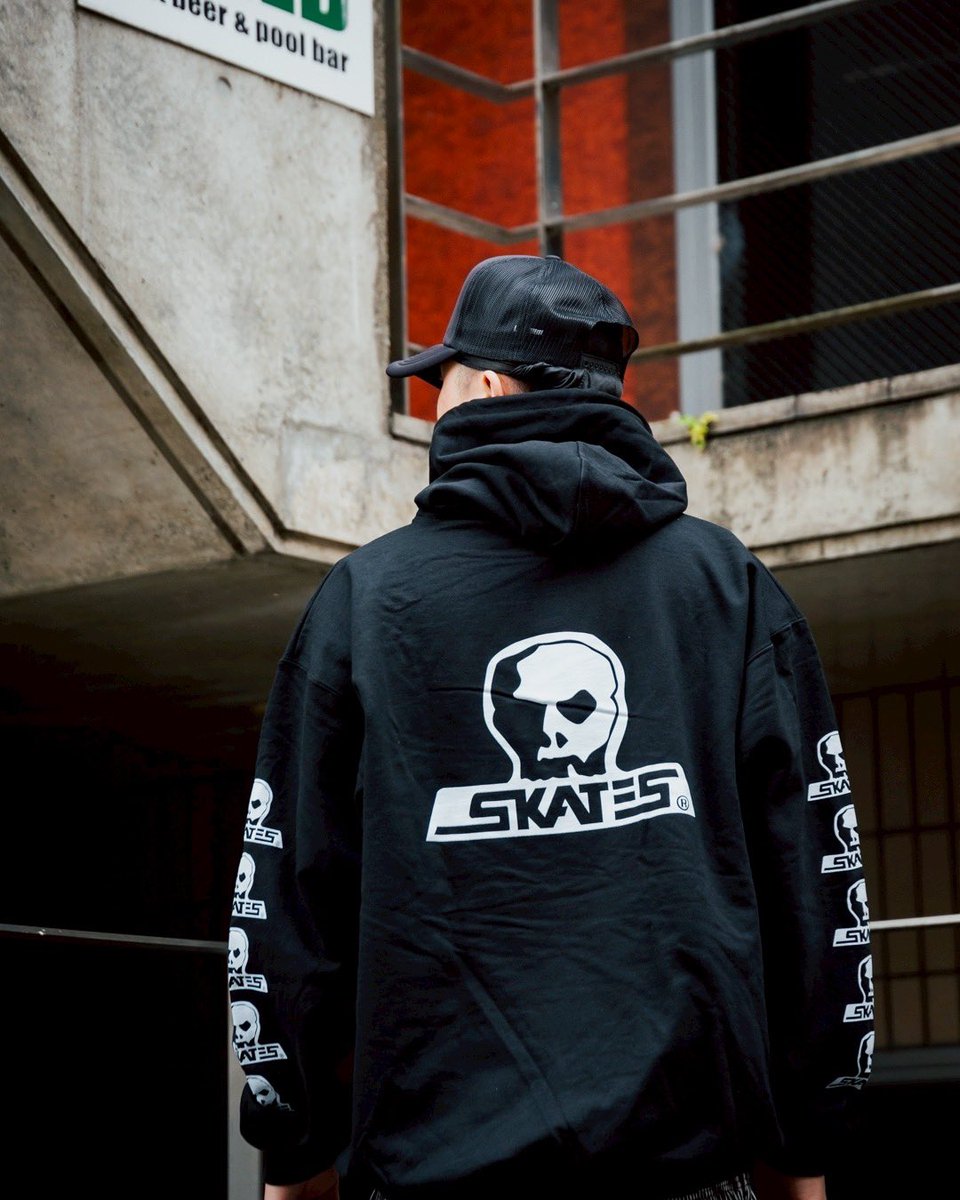 SKATES グラフィックパーカー Lサイズ 黒 SKATES グラフィックパーカー Lサイズ 黒